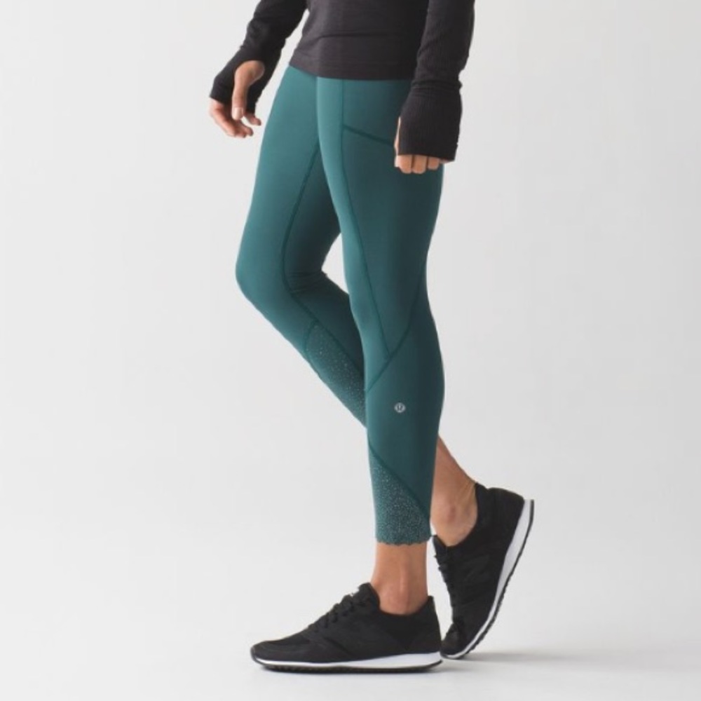 Like new Lululemon tight stuff tight II 25”